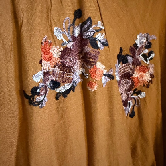 Fig and Flower Mustard Floral Button-Up Blouse - Picture 4 of 4